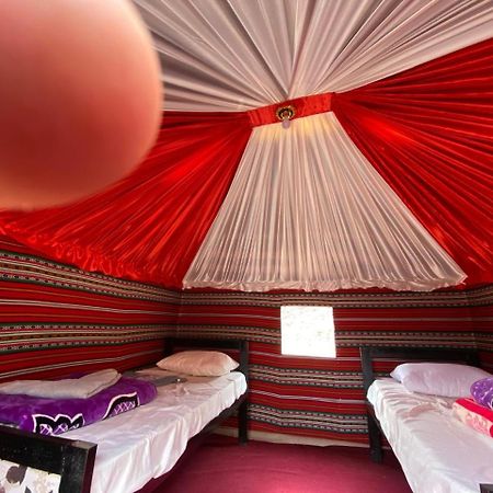 Wadi Rum Bedouin City Camp & Tours מראה חיצוני תמונה
