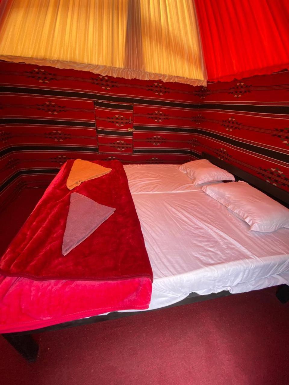 Wadi Rum Bedouin City Camp & Tours מראה חיצוני תמונה