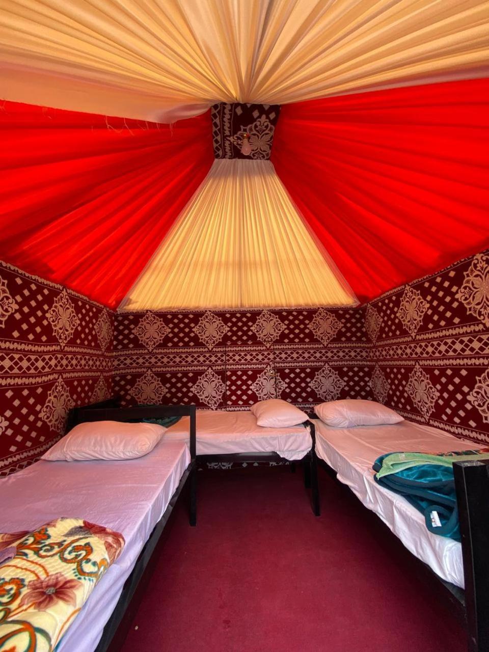 Wadi Rum Bedouin City Camp & Tours מראה חיצוני תמונה