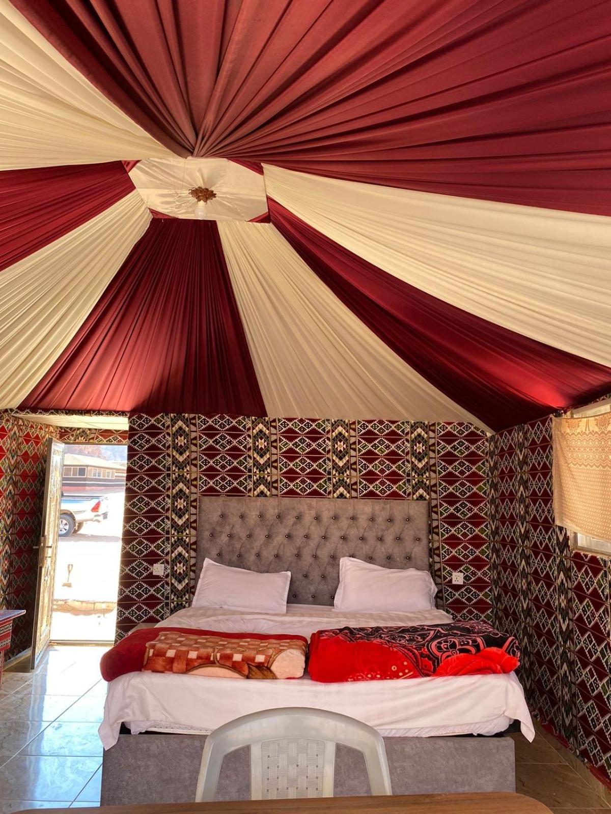 Wadi Rum Bedouin City Camp & Tours מראה חיצוני תמונה